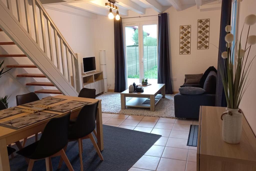 Appartement 70 M2 - Terrasse Et Jardin Privatifs Mouguerre Exterior foto